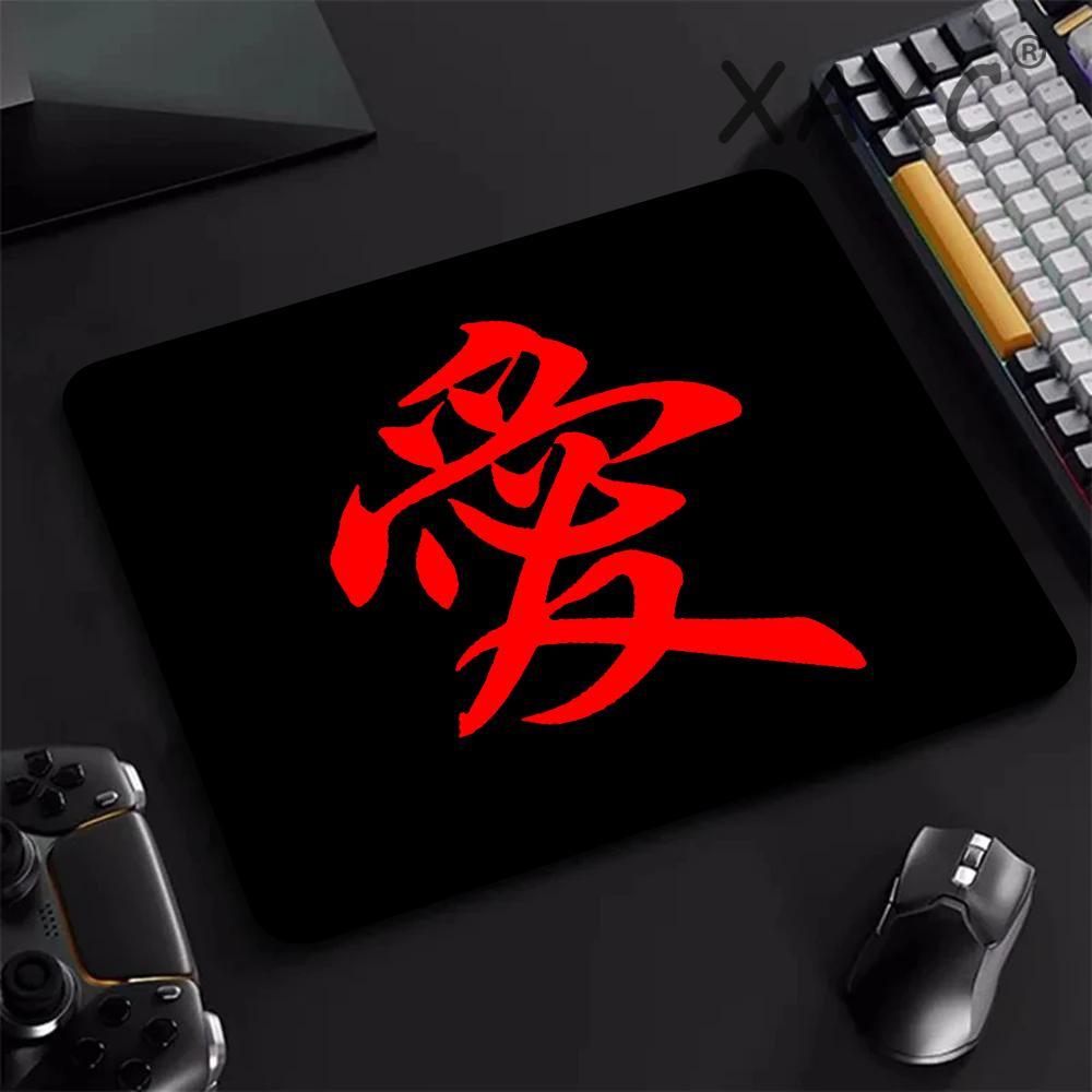 Esports Gaming Stocks - لوحة ماوس رياضية إلكترونية بشخصية صينية